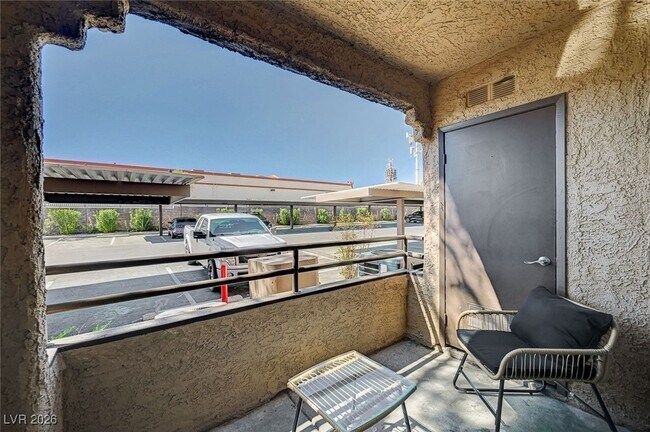 Building Photo - 2200 S Fort Apache Rd