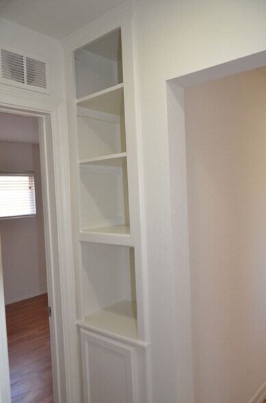 Building Photo - 4541 W 172nd St