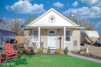 Building Photo - 1114 Wildwood Ave