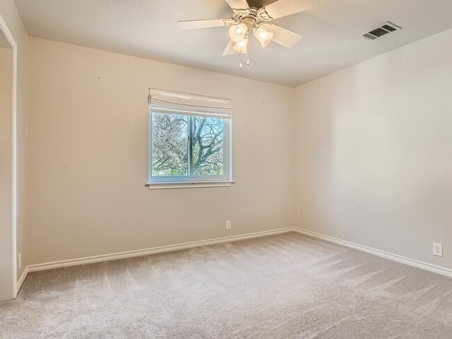 Building Photo - 8915 Spicebrush Dr