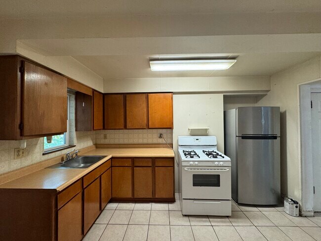 Building Photo - 505 Cato St