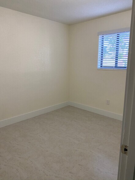 Building Photo - 1331 W 33rd St