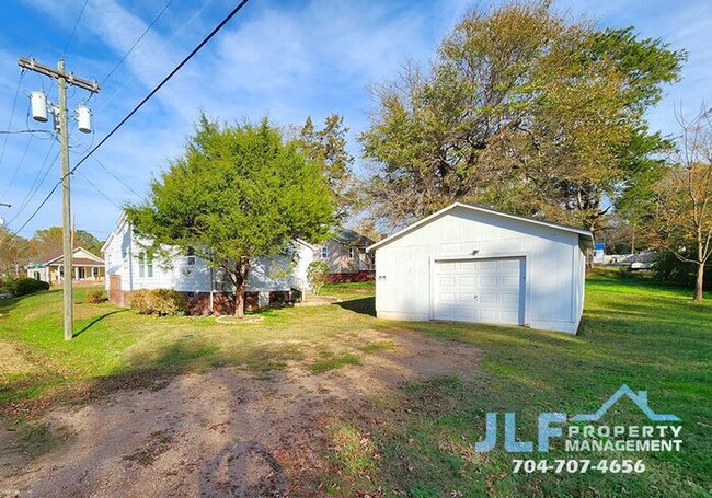 Building Photo - Cute 2 Bed/1 Bath Ranch in Kannapolis!