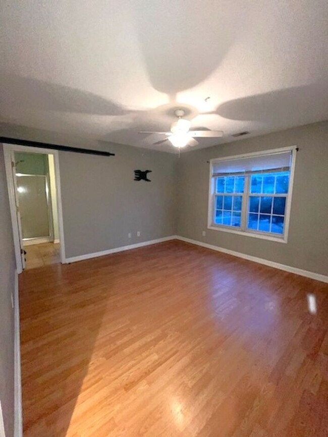 Building Photo - Cape Cottages Condos, Beachy 3 bedroom, 2 ...