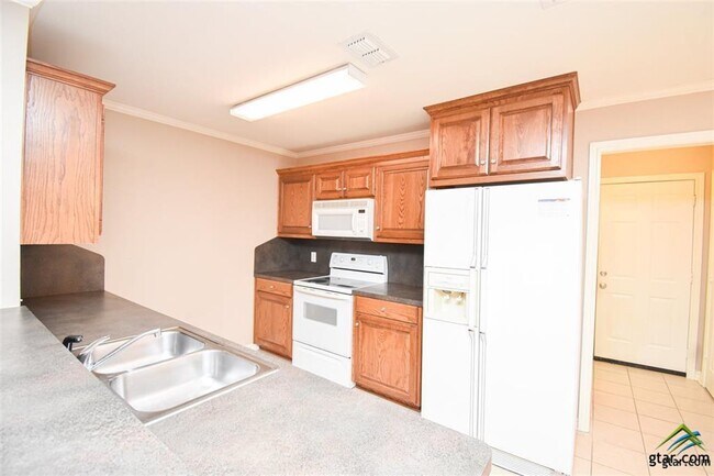 Building Photo - 8328 Garrett Dr