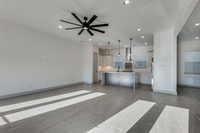 Building Photo - 2609 La Altura Ln