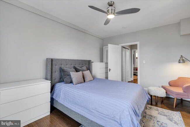 Building Photo - 1301 Longfellow St NW