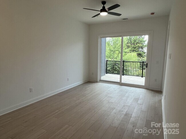 Building Photo - 19546 Greentree Way