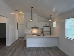 Building Photo - Arlington