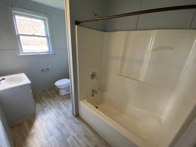 Building Photo - 725 N Kimball St