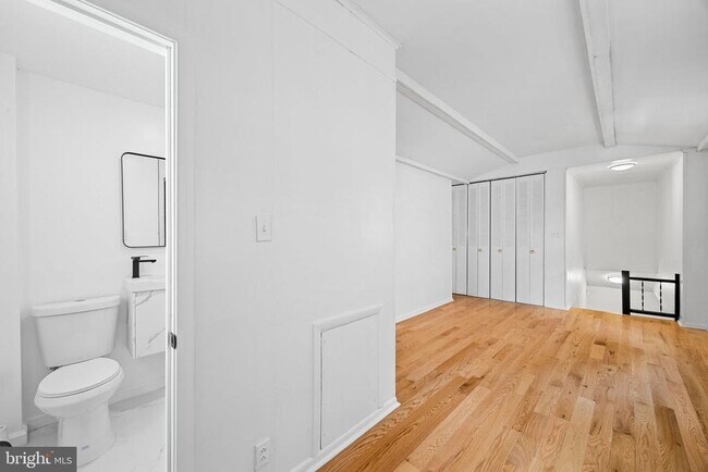 Building Photo - 1225 Spruce St