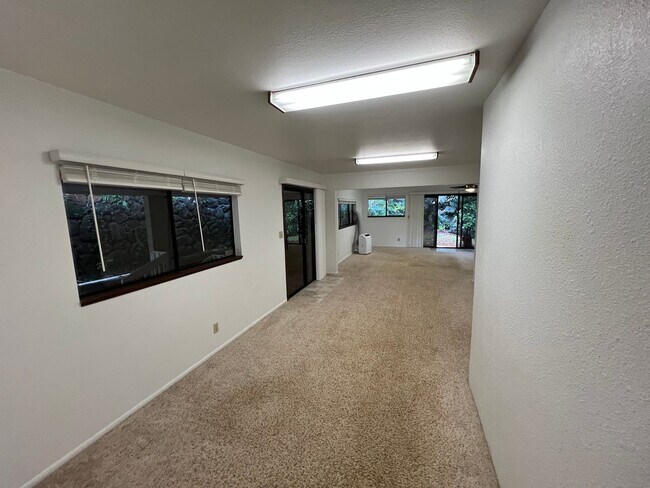Building Photo - Breezy Kaneohe House