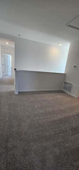 Building Photo - 548 Hart Ln