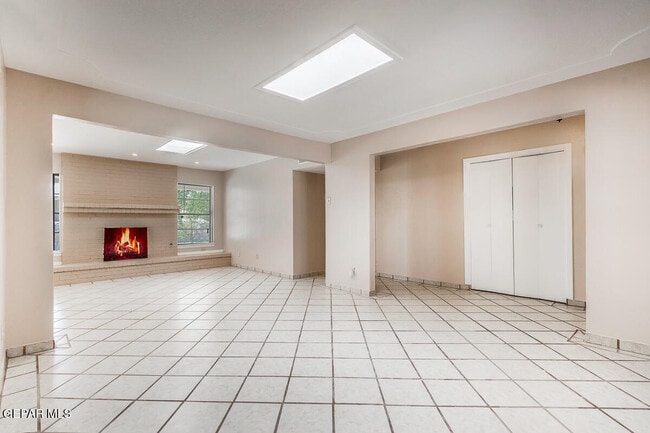 Building Photo - 5016 Cockrell Ln