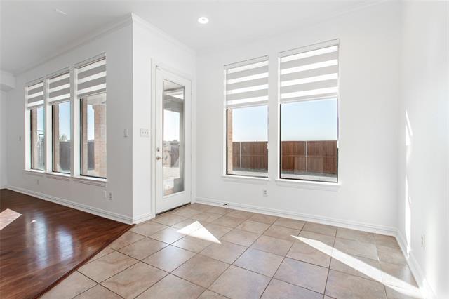 Building Photo - 2000 Le Mans Dr