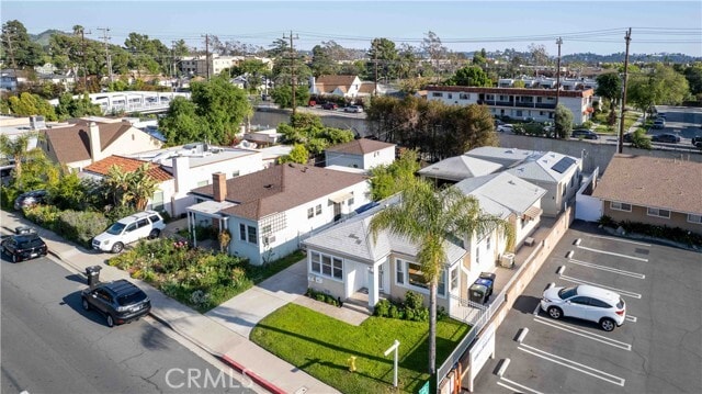 Building Photo - 702 E Glenoaks Blvd