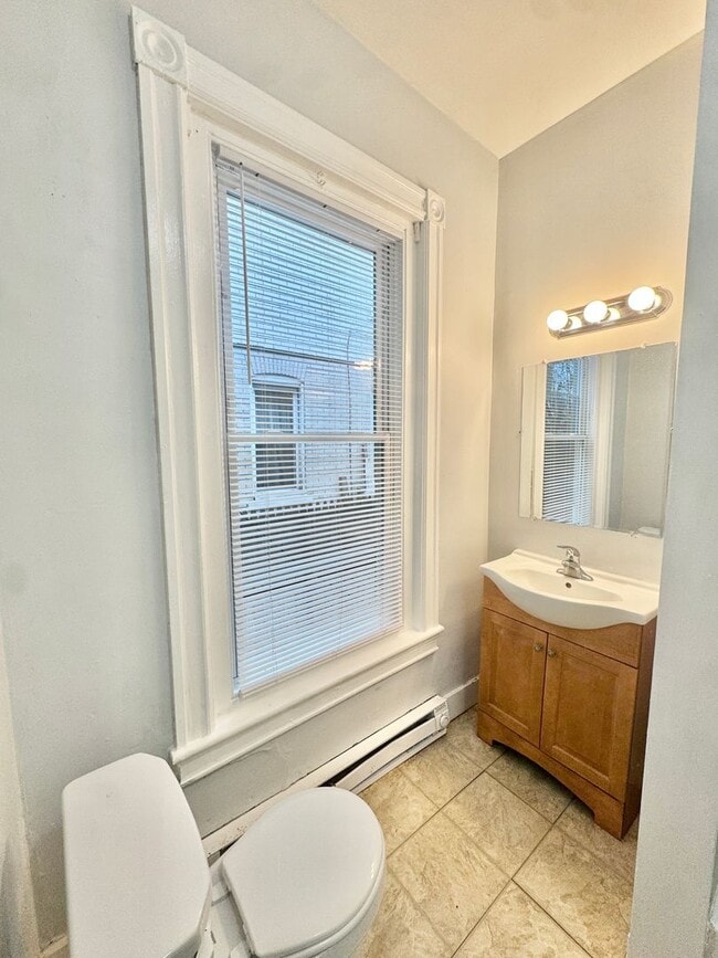 Building Photo - 1103 Linden St