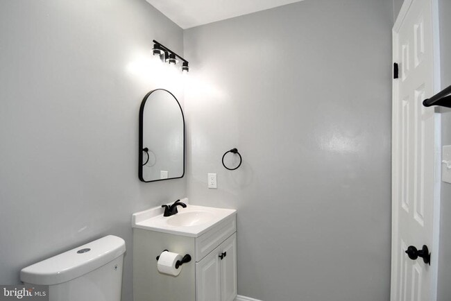 Building Photo - 2101 Norlinda Ave