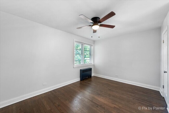 Building Photo - 2729 W Berwyn Ave
