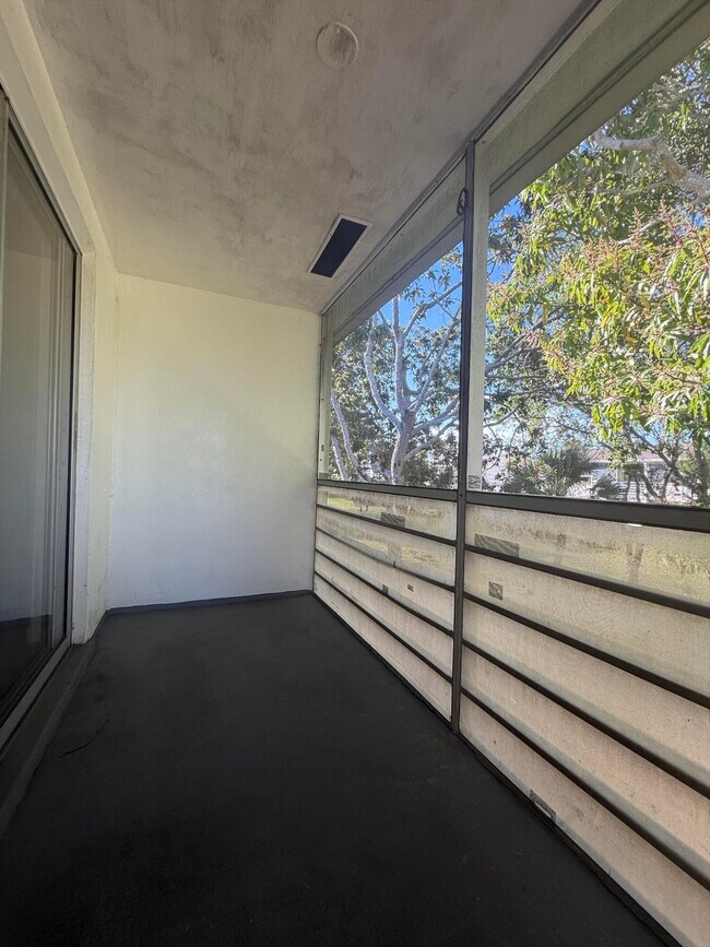 Building Photo - 64 Norwich C