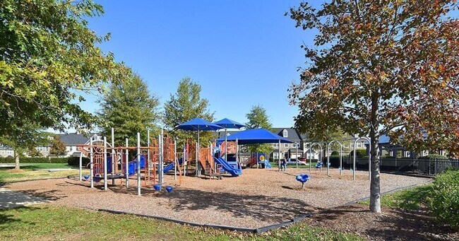 Building Photo - Enjoy the Community's Resort Like Living!