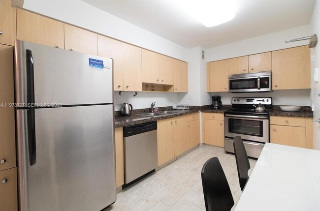 Building Photo - 9195 Collins Ave