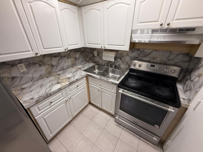 Building Photo - 17101 NW 57th Ave
