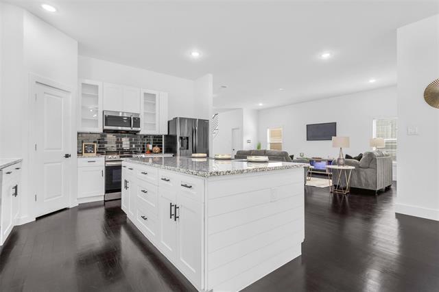 Building Photo - 407 Dubois Ave