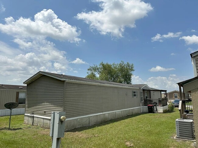 Building Photo - 6111 Nueces Park Road