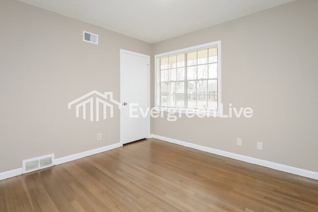 Building Photo - 3519 Naylor Dr