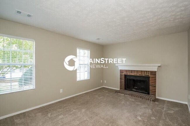 Building Photo - 3 Bedroom Pet-Friendly Home in Stone Mountain, GA with Main Street Renewal