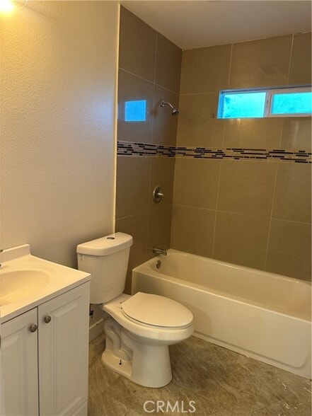 Building Photo - 406 W 95th St