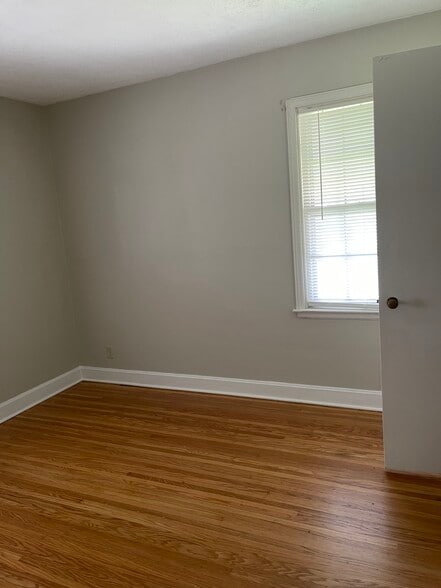 Back bedroom - 1411 Falcon Dr