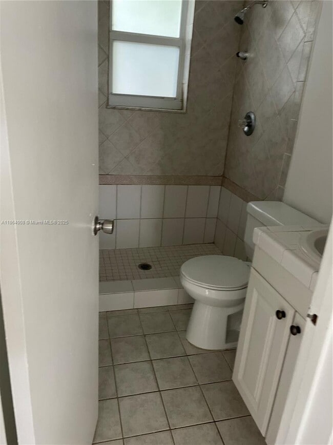 Building Photo - 1095 N 59th Ave