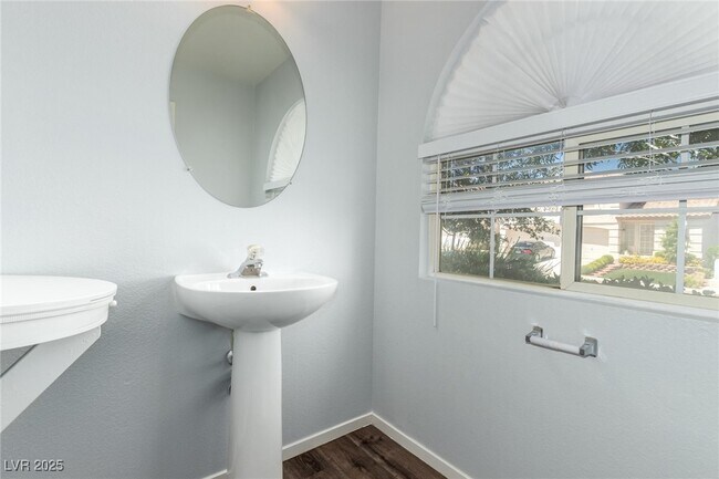 Building Photo - 9842 Silver Lasso St