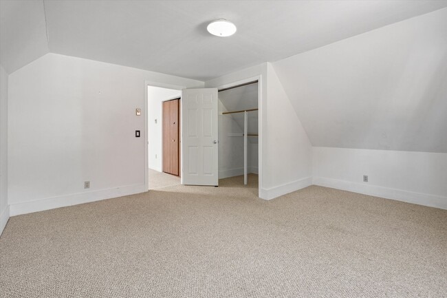 Building Photo - 113 Warren St