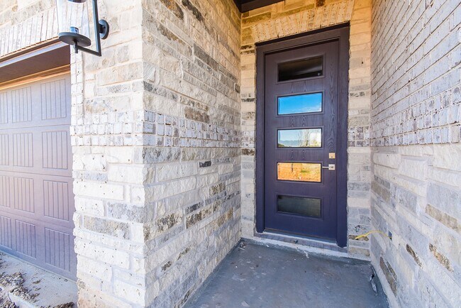 Building Photo - 209 Silverleaf Rd