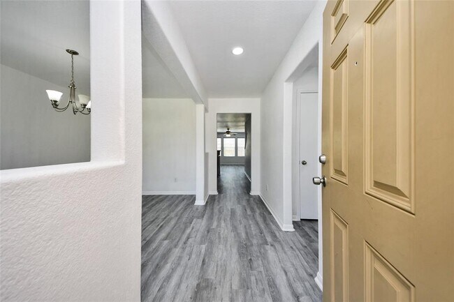 Building Photo - 21626 Dean Dale CRT