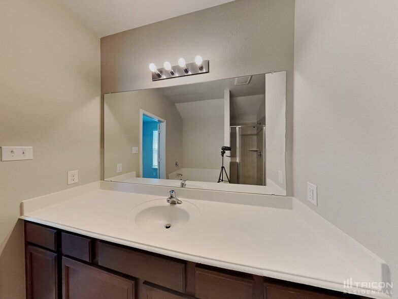 Building Photo - 6016 Amber Cliff Ln
