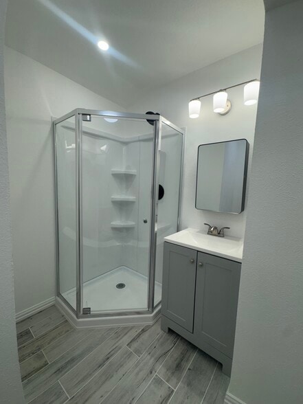 Bathroom - 4257 Caldwell Ave
