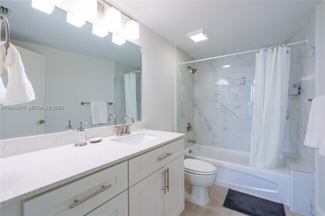 Building Photo - 1750 N Bayshore Dr