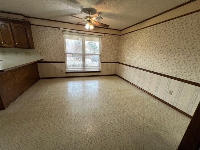 Building Photo - 203 Kimball Dr