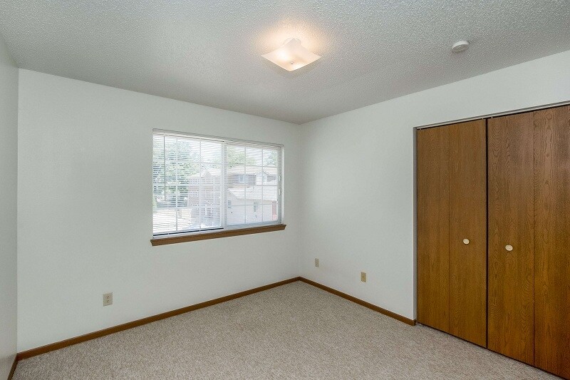 Building Photo - 120 E Davenport St