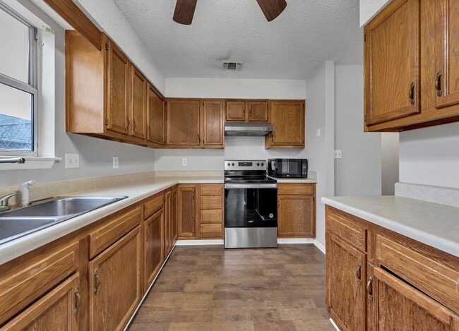 Building Photo - 503 Aleta Ave