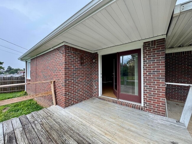 Building Photo - 500 Orchard Dr