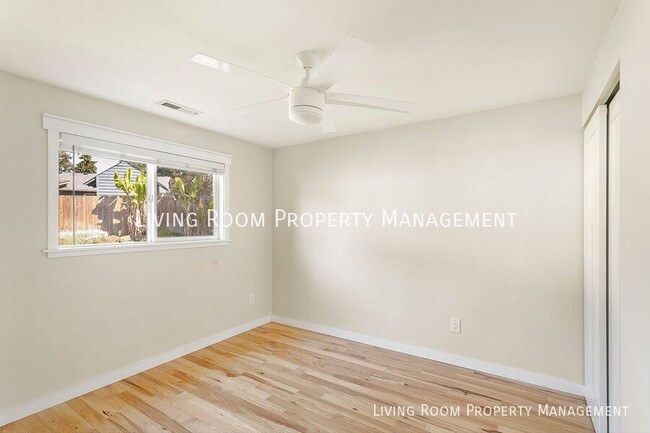 Building Photo - 2012 SE 138th Ct