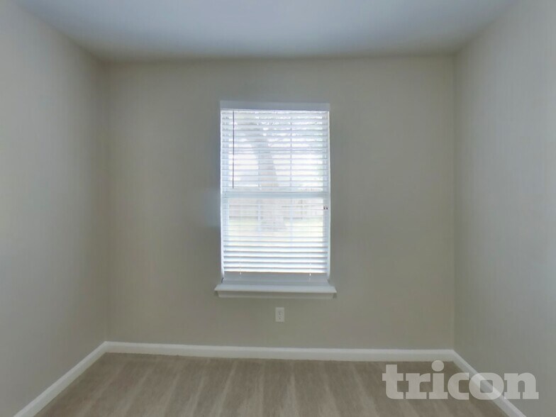 Building Photo - 3631 Mandarin Woods Dr N