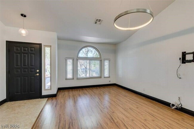 Building Photo - 240 Honeywood St