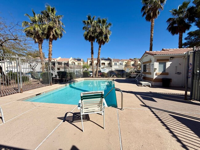 Building Photo - Updated 3-Bedroom Townhome in Gated Community with Pool Access