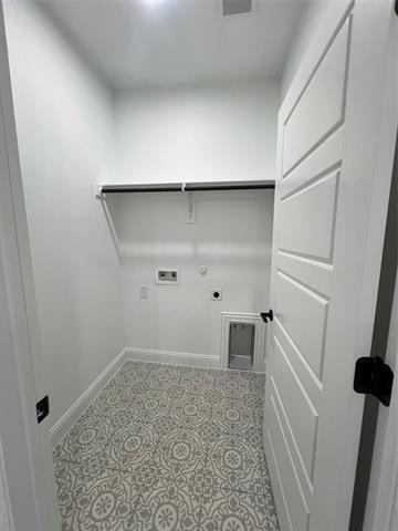 Building Photo - 615 Luxton St